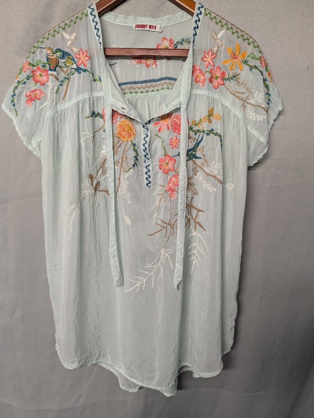 Johnny Was Aqua Tie-Neck Tunic with Flowers + Hummingbird Embroidery Size Small - Picture 7 of 14